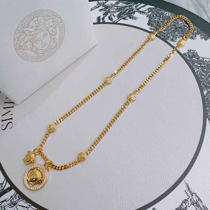 Versace necklace lyx227